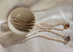 Ketting white beads