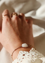 Afbeelding in Gallery-weergave laden, Armbandje natuursteen white
